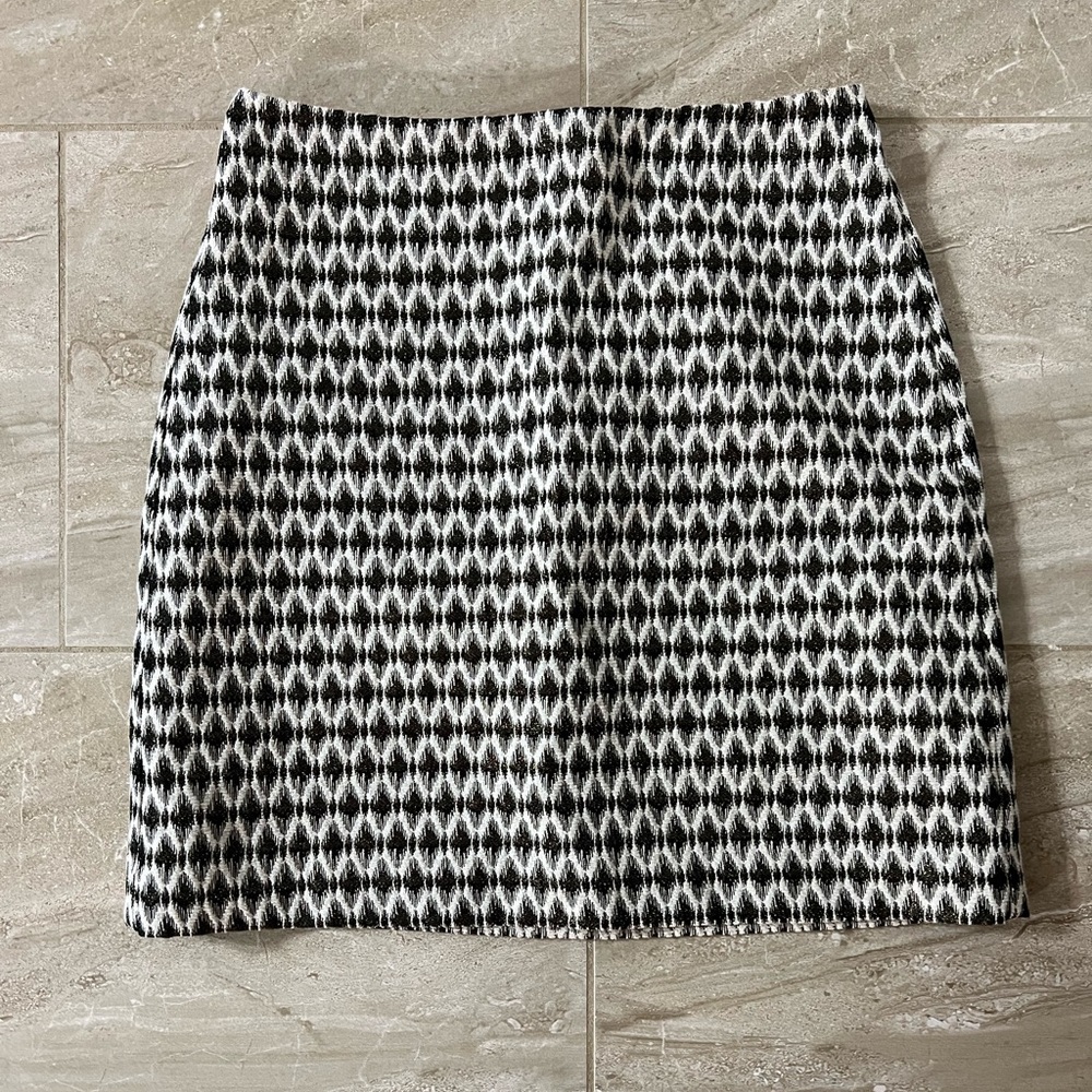 LOFT pencil skirt with metallic print , size 4P